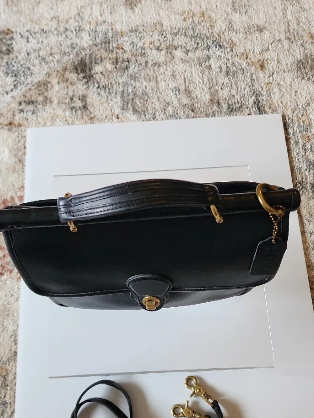 Coach Willis Vintage Leather Bag with Gold Hardware. 1996. D6L-9927. 10×10.5×2.